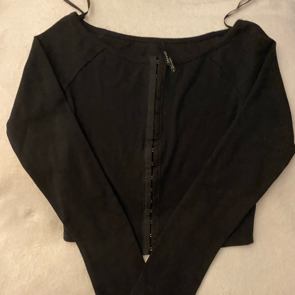 Black long sleeve crop top